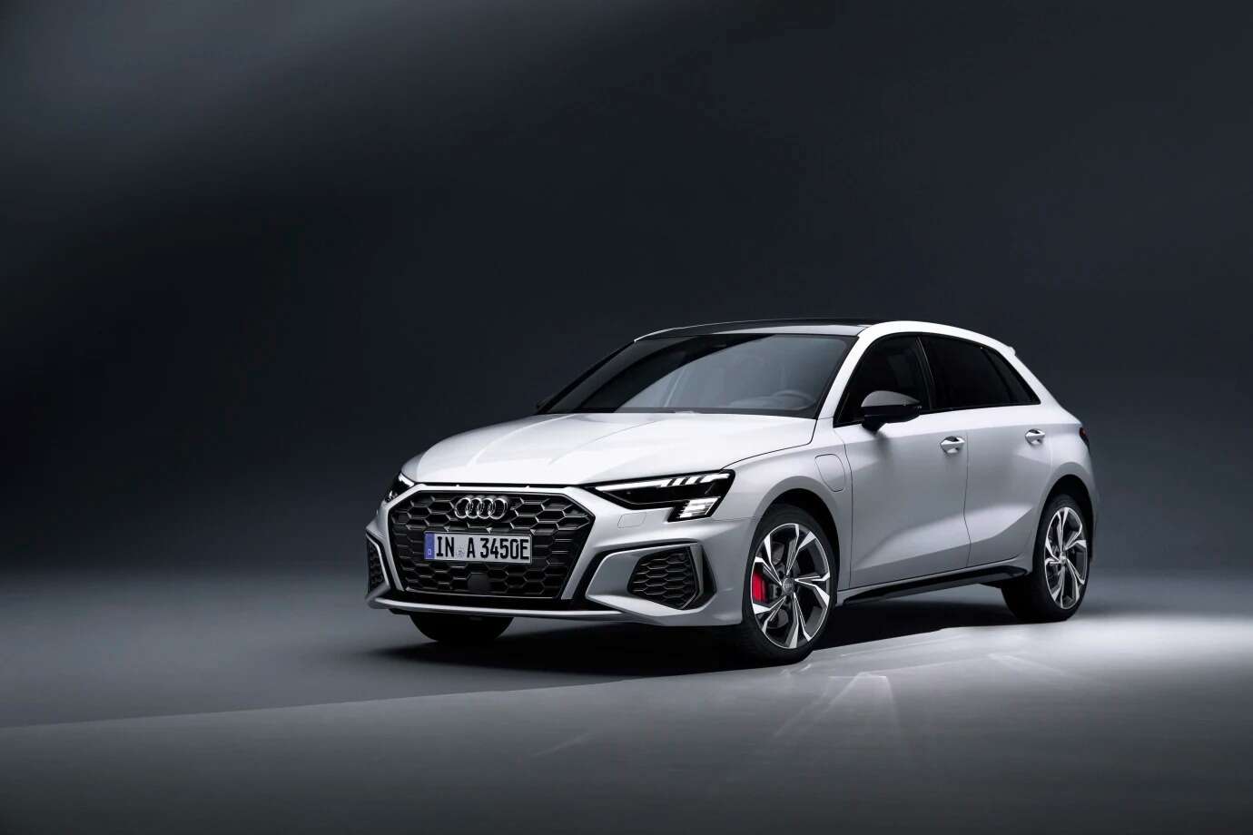 Säljstart för laddbara A3 Sportback 45 TFSI e