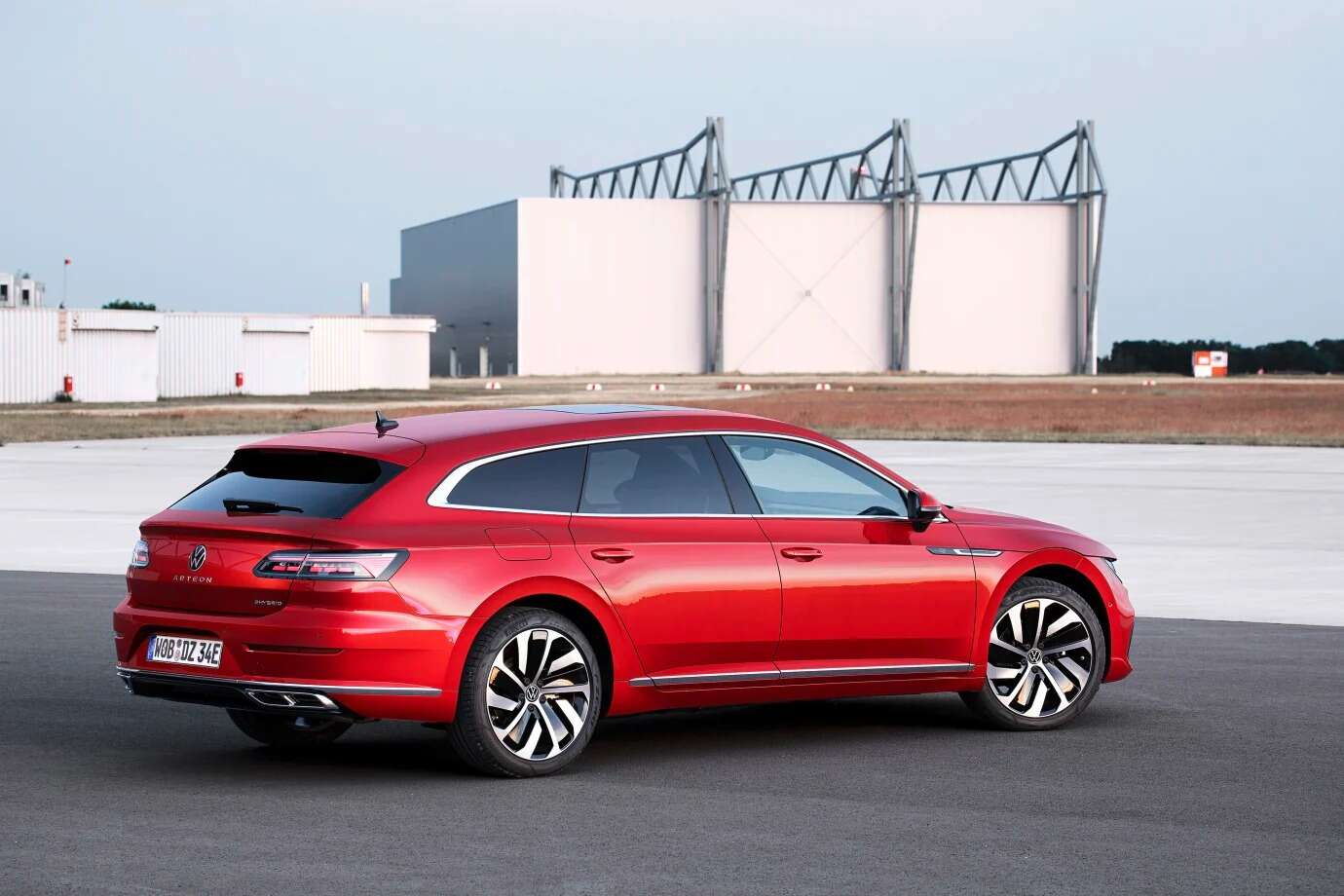 Säljstart för laddhybridversioner av Volkswagen Arteon eHybrider