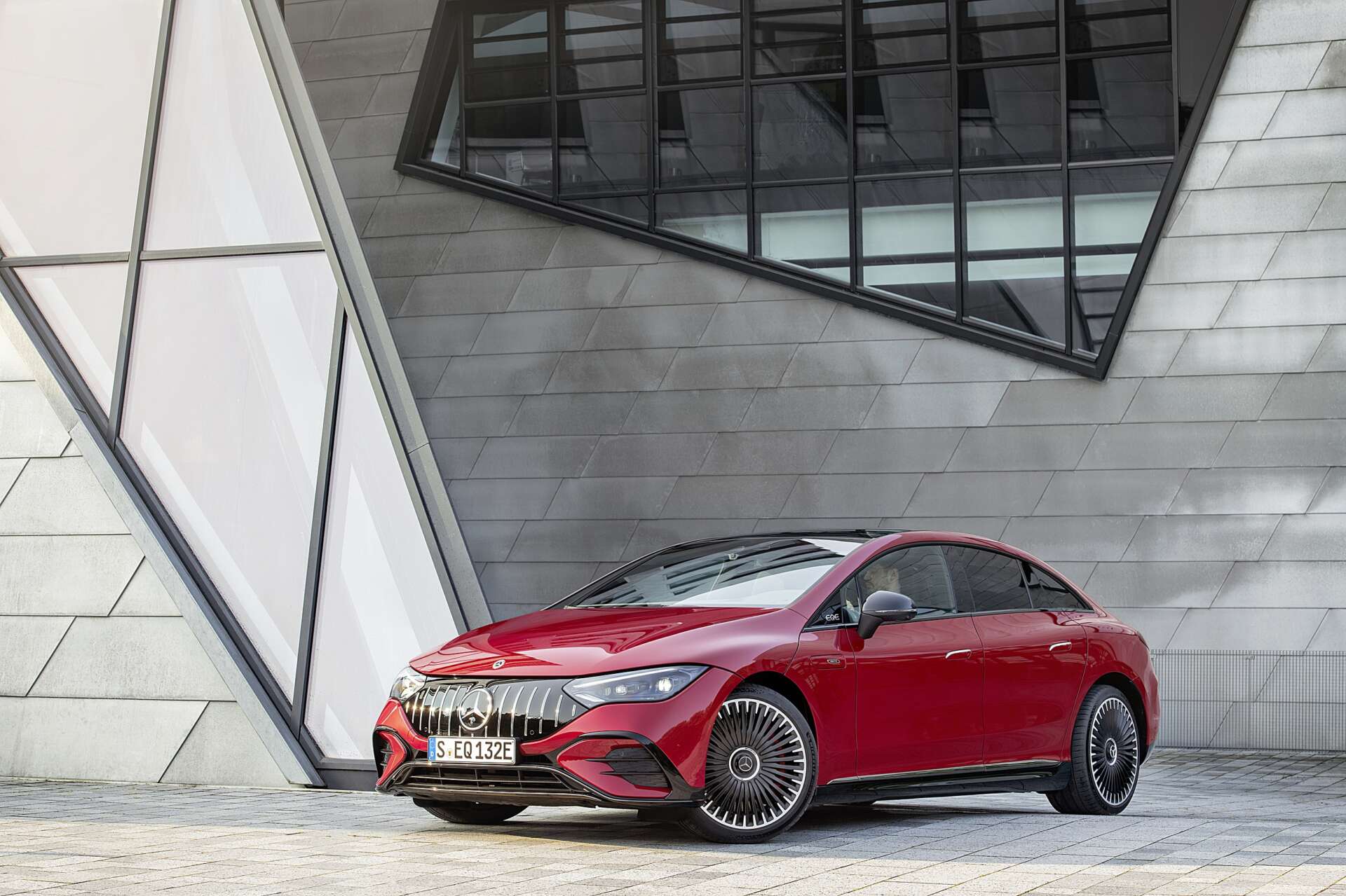 Två nya eldrivna modeller från Mercedes-AMG Två nya eldrivna modeller från Mercedes-AMG
